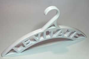 Hanger Levitate2